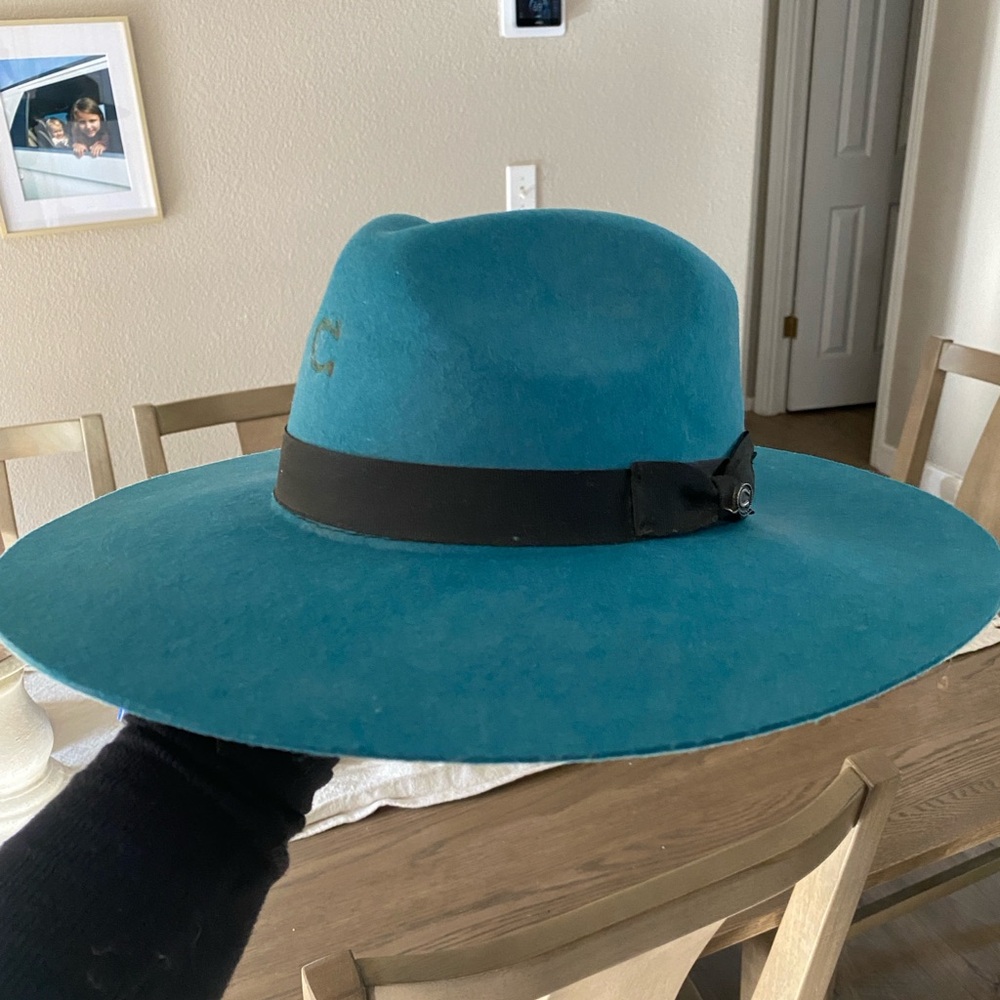 Women’s Western hat - worn twice